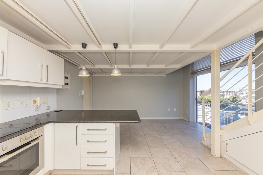 To Let 2 Bedroom Property for Rent in Green Point Western Cape